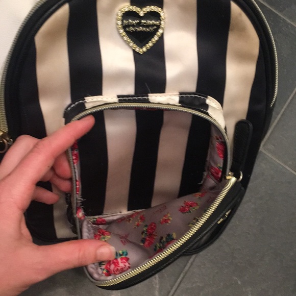 Betsey Johnson Backpack purse - Picture 4 of 5